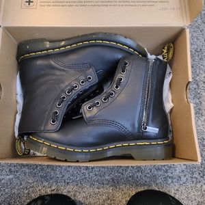 Dr. Martens pascal zipper boot